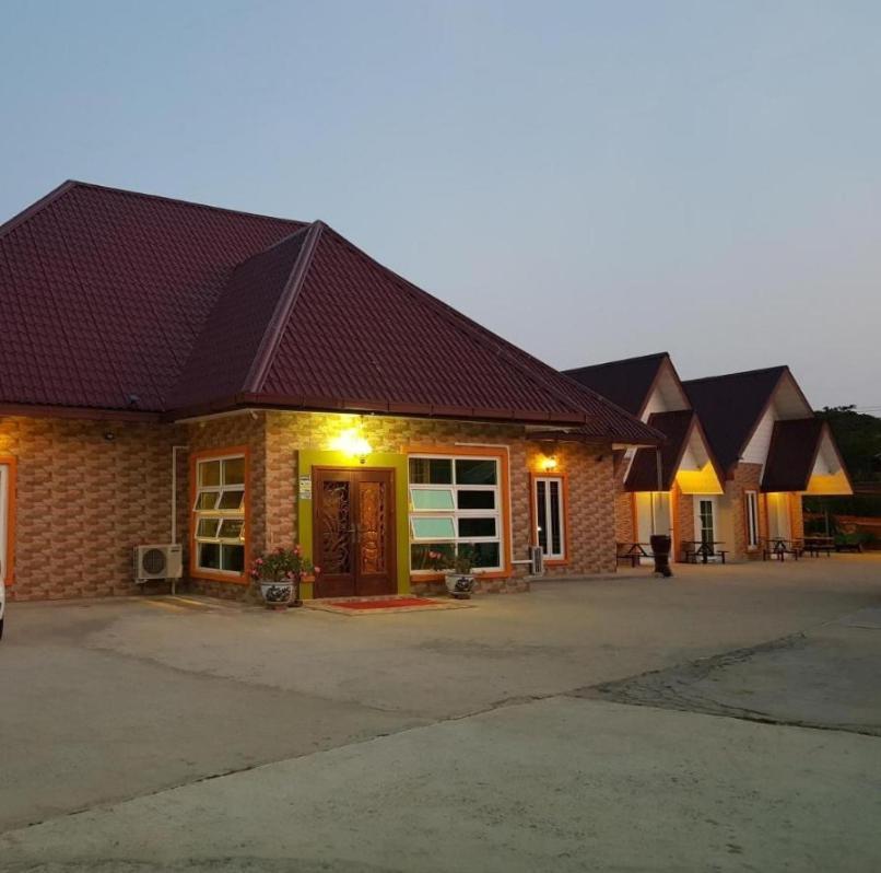 Pilly Homestay Labuan Exteriör bild